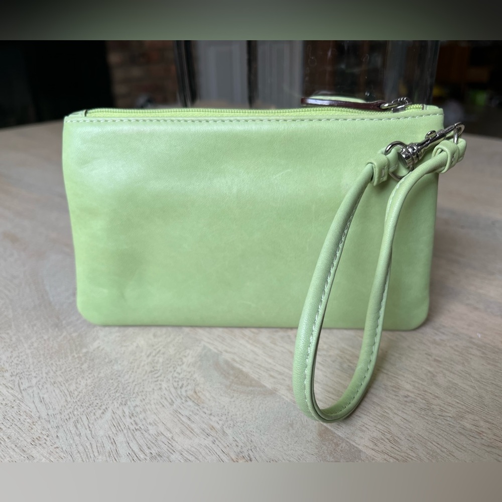 FOSSIL leather wristlet, green leather womens wristlet, Never used - Picture 2 of 5